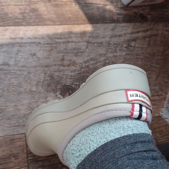 Hunter Clogs - Picture 14 of 16